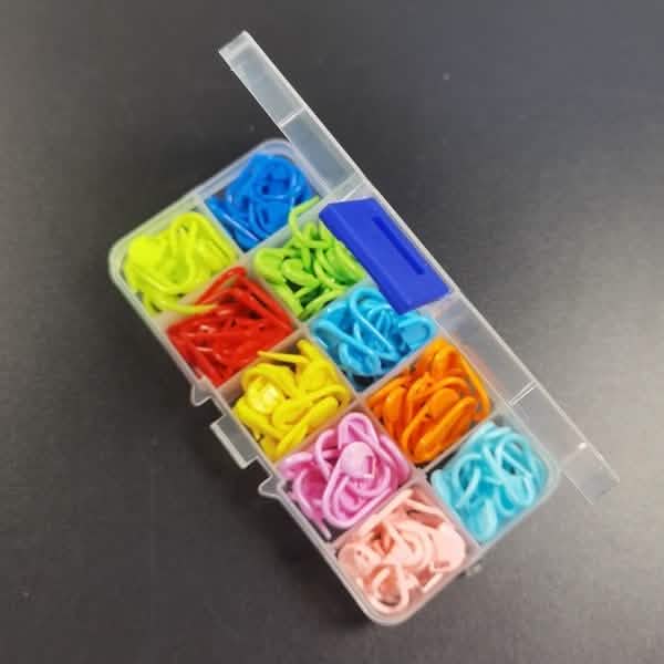 Locking stitch markers, alternate view