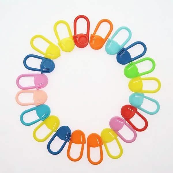Locking stitch markers, alternate view