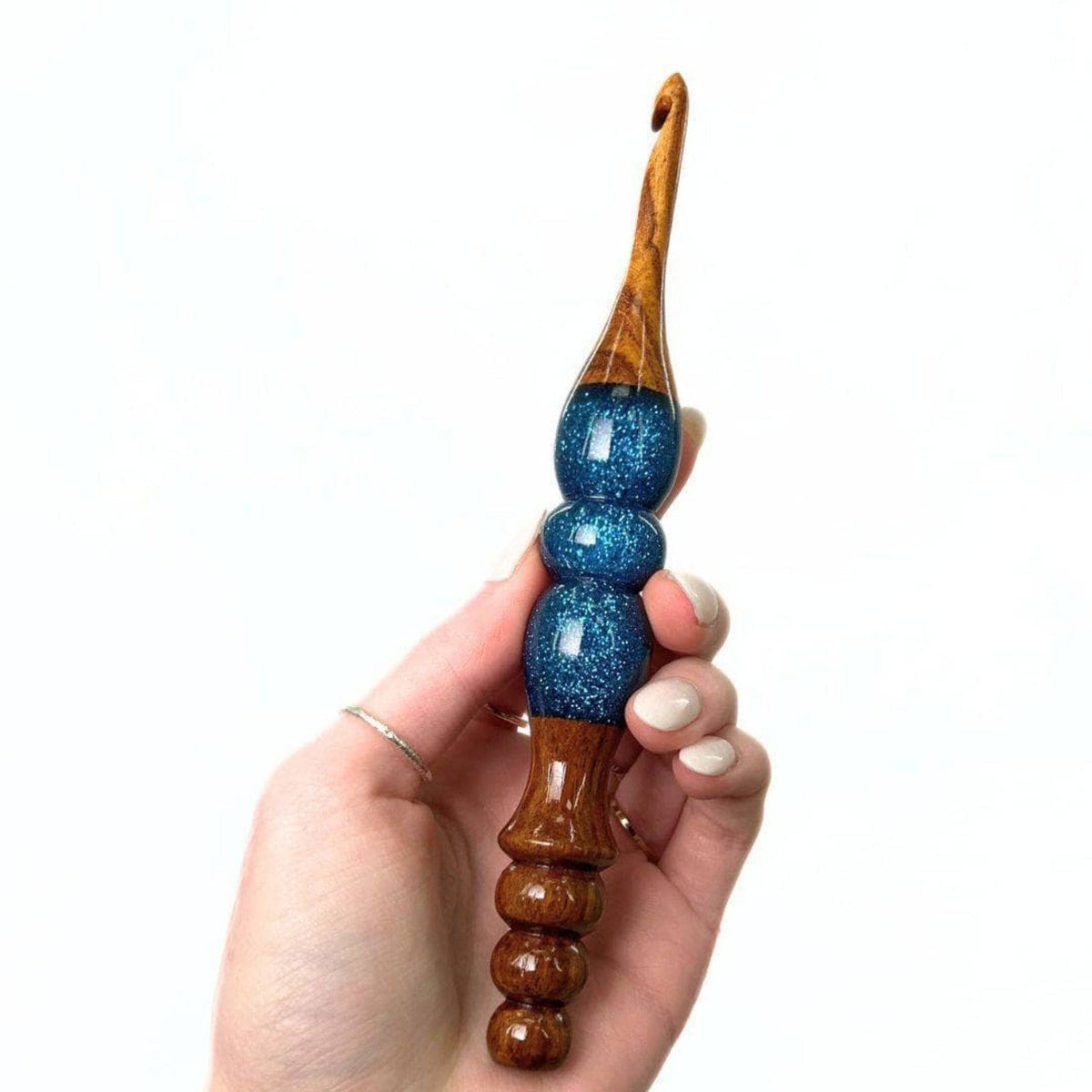Sparkle rosewood crochet hook, design example