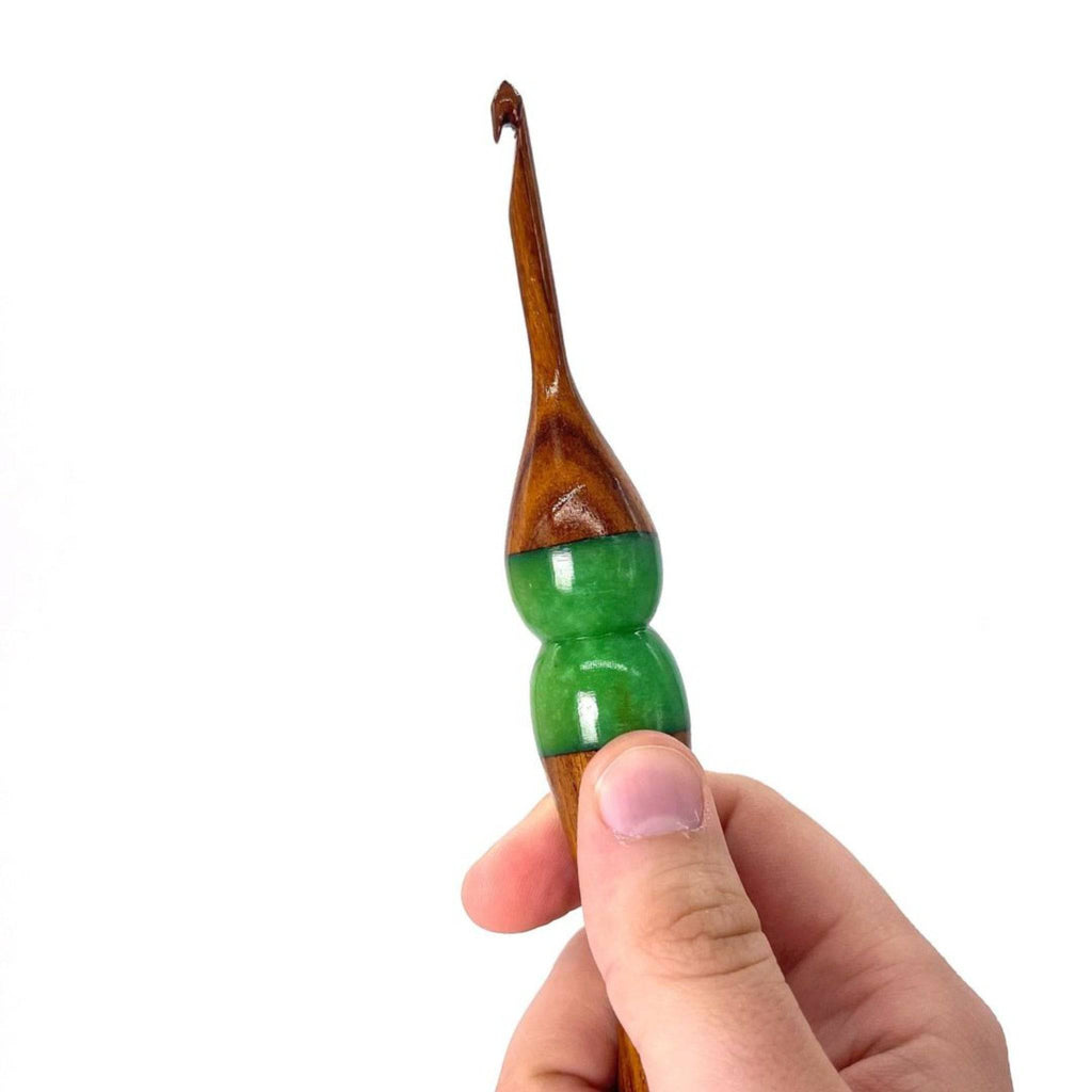 Sparkle rosewood crochet hook, design example