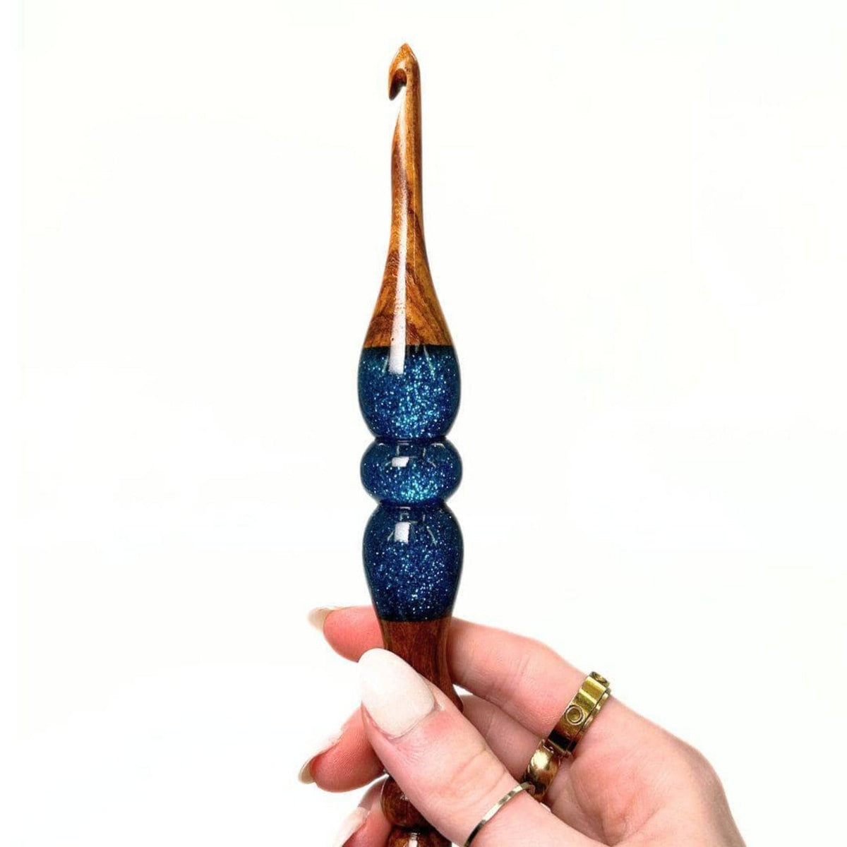 Sparkle rosewood crochet hook, design example
